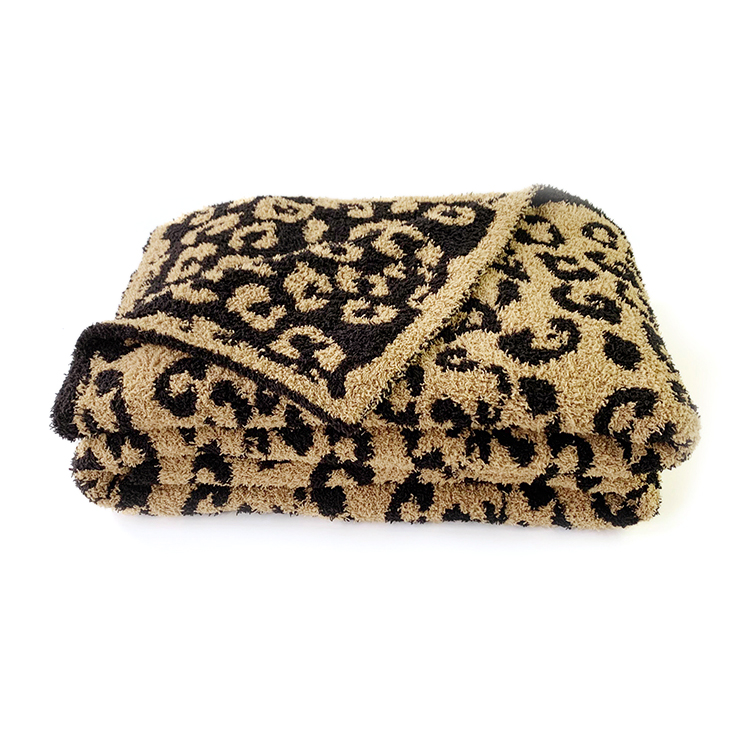 Cozy ultra soft super warm zero defect 100% polyester leopard microfiber feather blanket