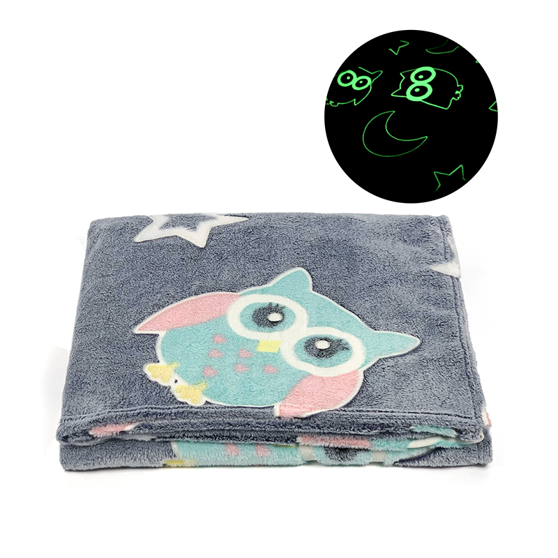 Custom All Season Kids Glow in The Dark Flannel Plush Luminous Throw Blanket 