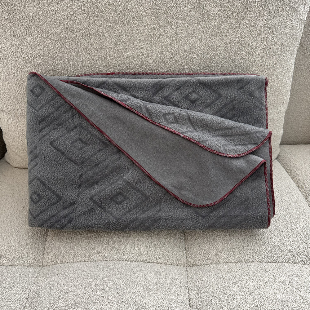 Custom OEM Polar Fleece Clipped Jacquard Airplane Blanket – 100% Polyester 3D Textured Sculpted Pattern Lightweight Aviation Travel Throw for Airline & Hotel Bulk Supply